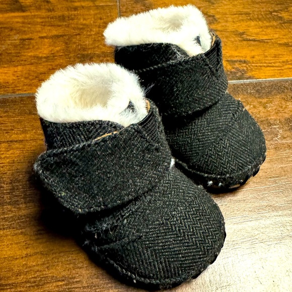 TOMS Baby Cuna Slip On Fur Lined Snow Boots Infant Size 1 Black/White - Picture 1 of 8